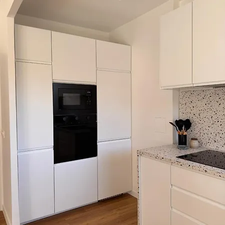 Grand T2 Calme Avec Balcon, Proche Plages Et Gares Apartmán