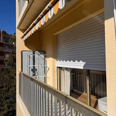 Apartmán Grand T2 Calme Avec Balcon, Proche Plages Et Gares
